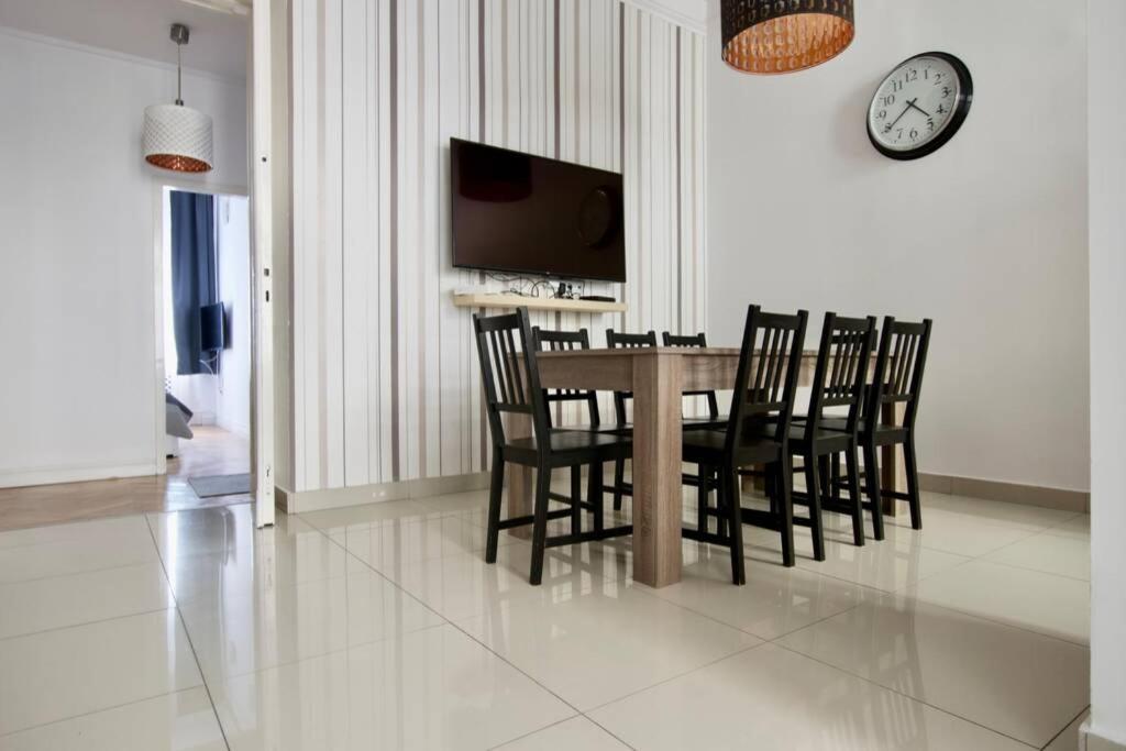 Premium Apartment By Hi5-Vaci Str. 3 Bedroom Budapest Exterior photo